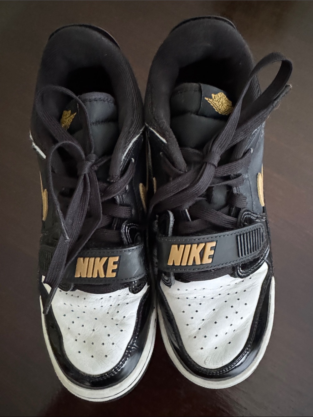 Nike big Kids Black, White and Gold High-Top Sneakers - size 6